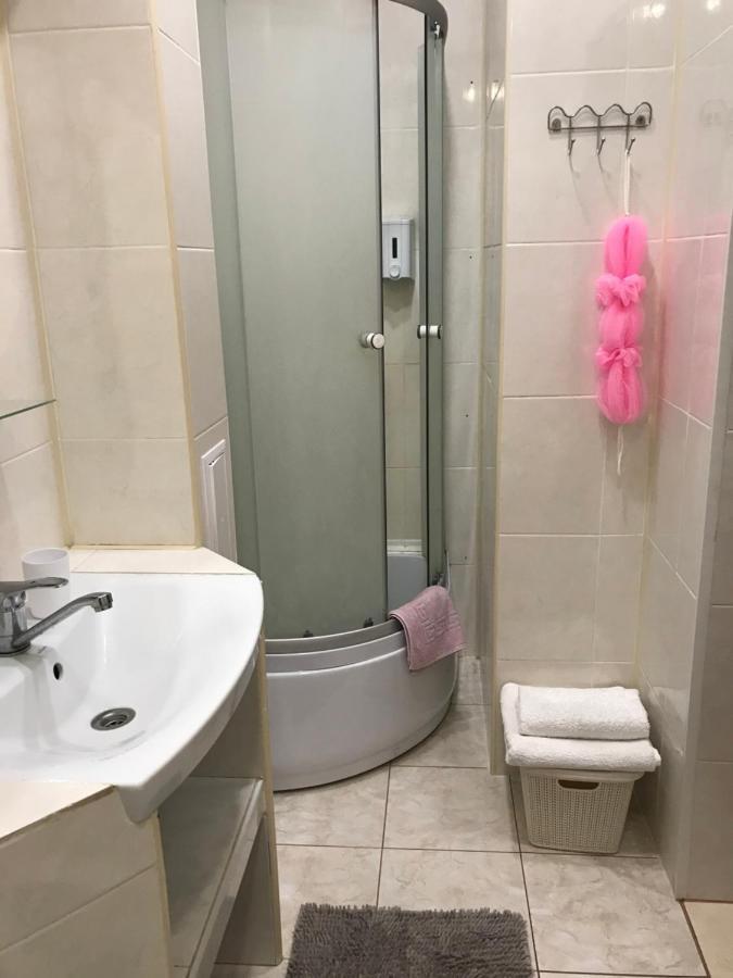 Rent Apartment In The Center Of Чернигов Экстерьер фото